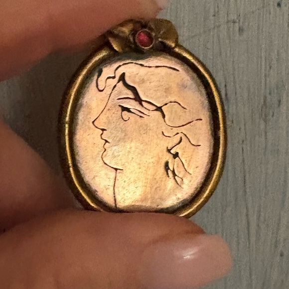 Santorini, Greece, artisan made etched silver pin with gold rim & red cabachon - Picture 10 of 13